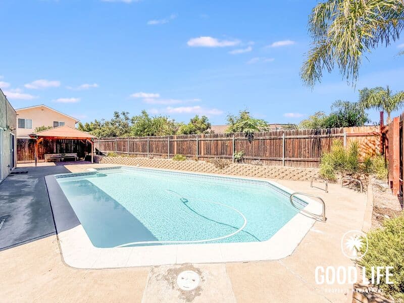Escondido House: 2230 E Washington Ave