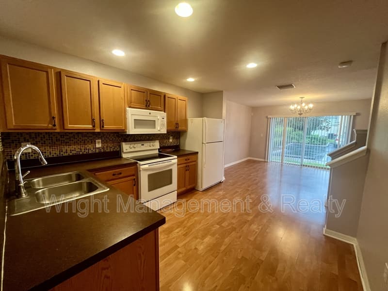 Tampa Townhome: 8710 Sheldon Creek Boulevard