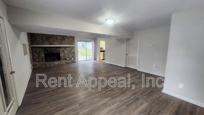 South Fulton House: 505 San Remo Ct