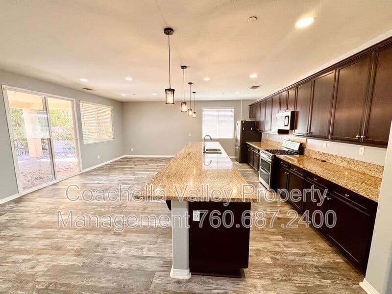 Indio House: 43776 Pettirosso St