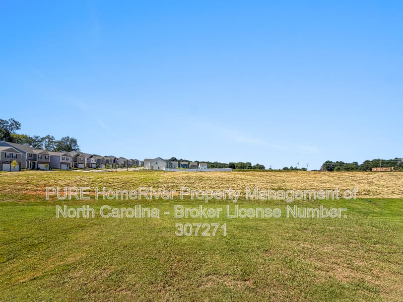 Lincolnton House: 2809 Frances View Ln