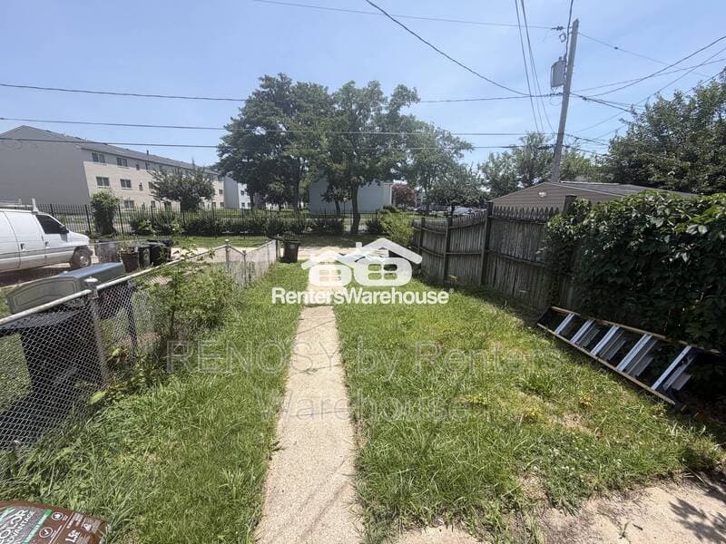 Dundalk House: 2067 Larkhall rd