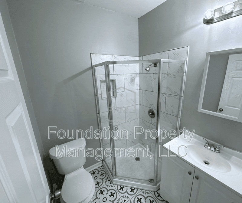 Memphis House: 2001 Waverly Ave