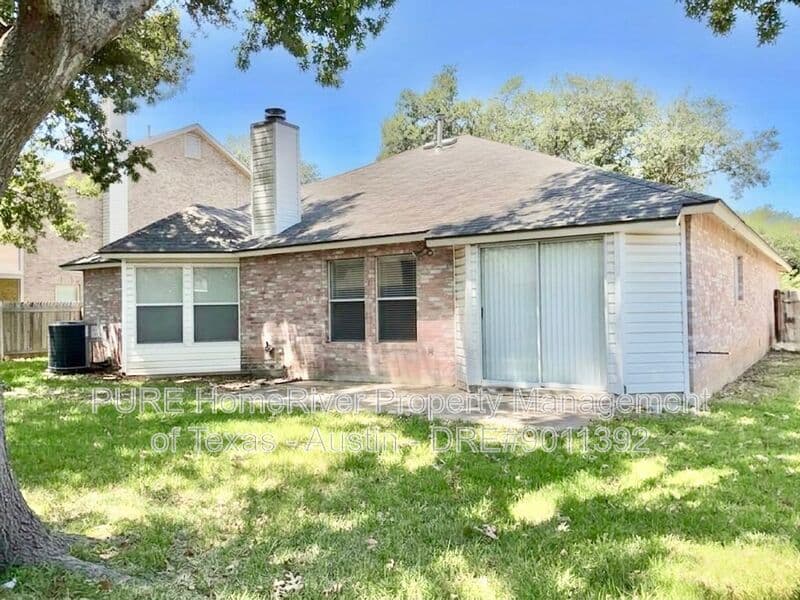 Cedar Park House: 1614 Paper Moon Dr