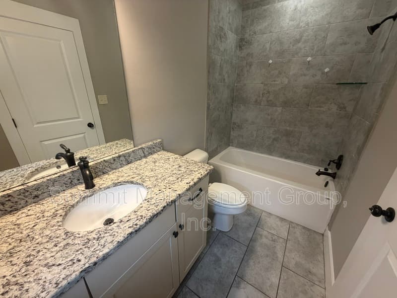 Jackson Condo: 860 S Harkness Street, Unit D