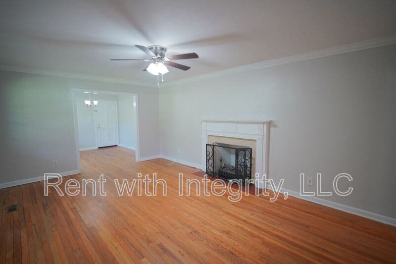 Tallahassee House: 1562 Mitchell Avenue