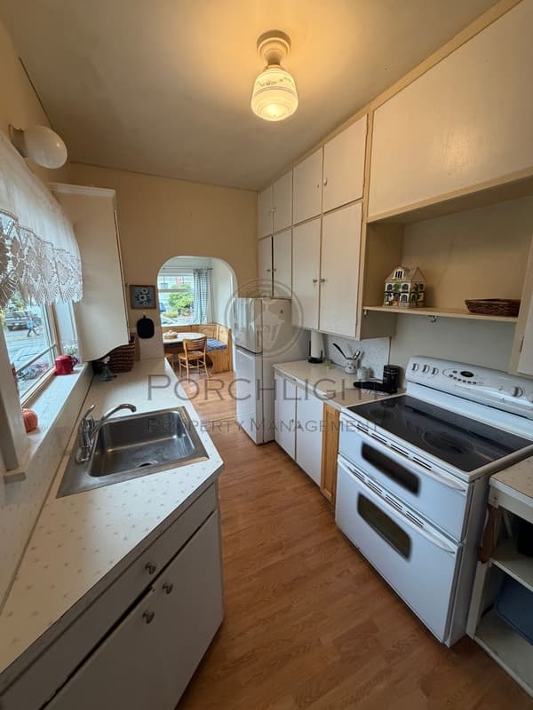 Lynden Condo: 100 East Front Street