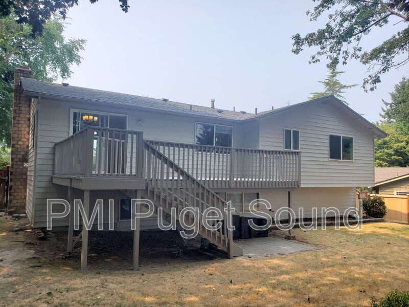 Federal Way House: 32728 35th Ave SW