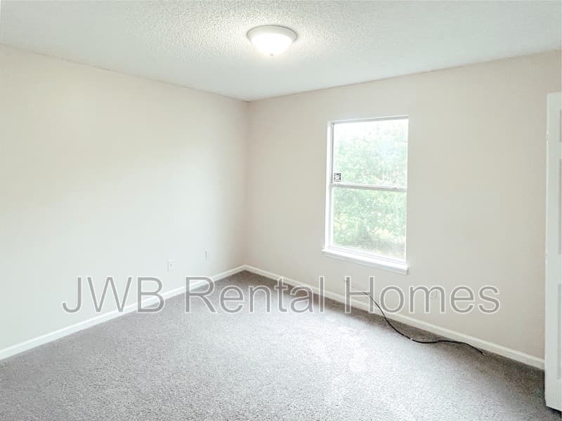 Orange Park House: 383 Turtle Dove Dr
