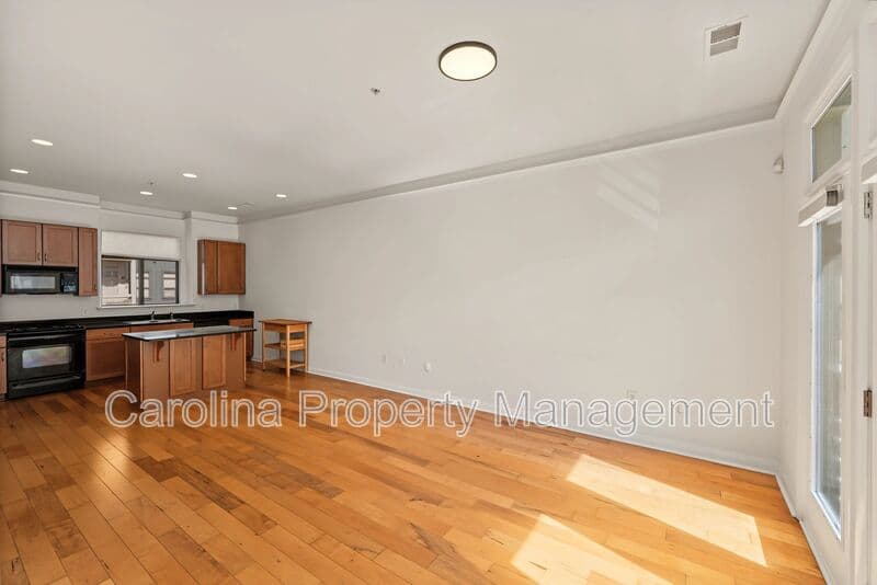 Charlotte House: 516 New Bern Station Ct