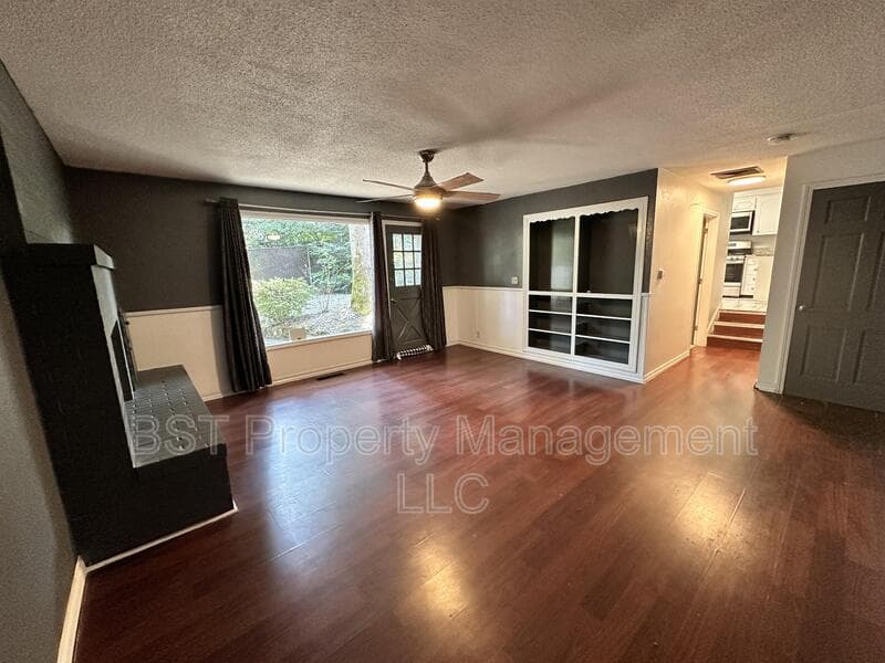 Keizer House: 1458 Greenwood Drive Northeast