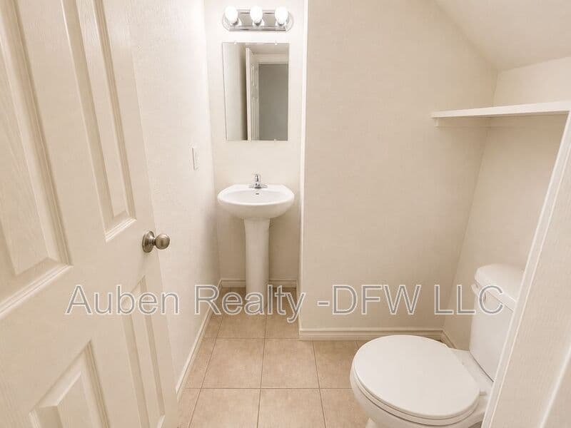 Princeton House: 907 Parkplace Ridge