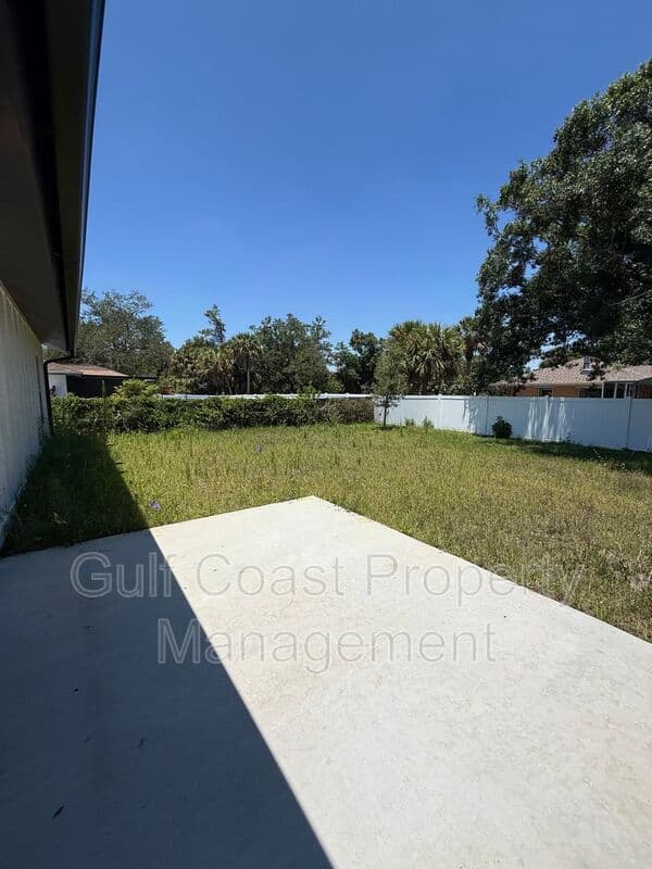 North Port House: 3294 West Price Blvd