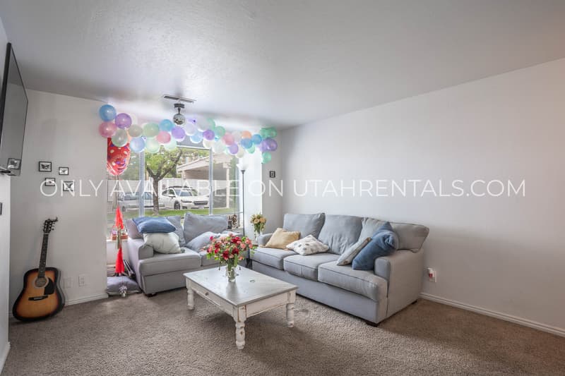 Provo House: 761 E 820 N