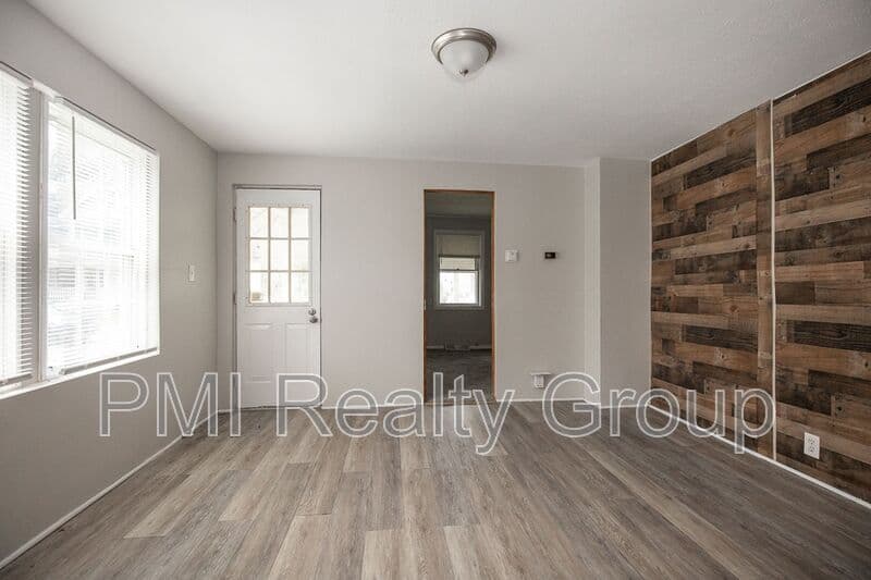 Cleveland House: 3295 W 46th St