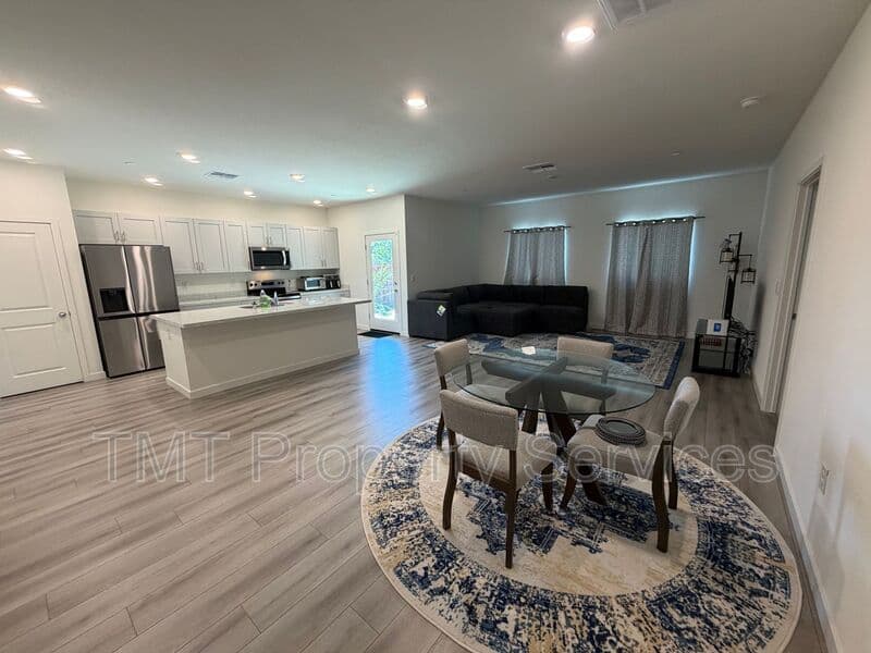 Dixon House: 1705 Orchid Avenue