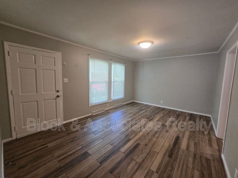 Greensboro House: 1605 Pichard St.