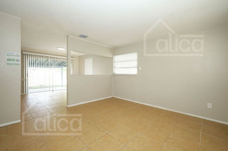 Orlando House: 1700 Ravenall Ave