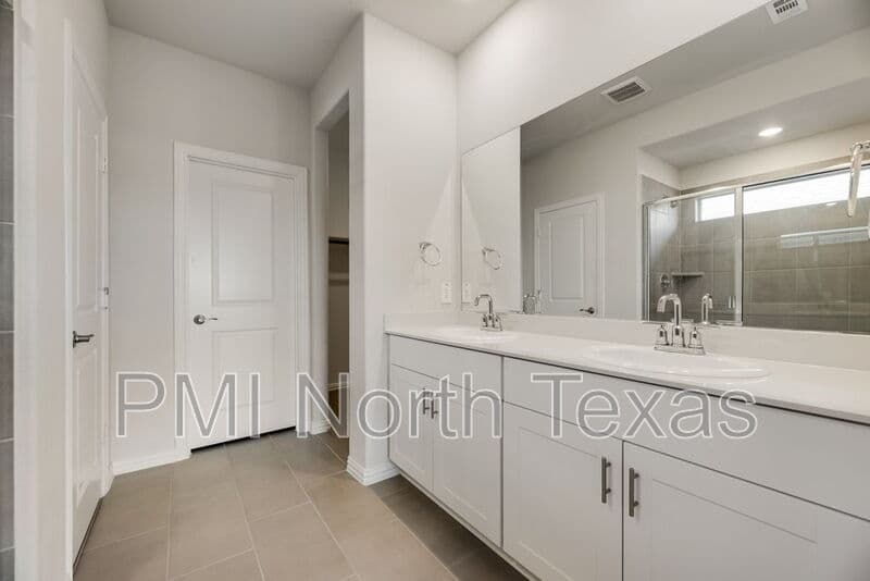 McKinney House: 3904 High Valley Drive