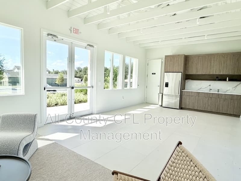 Lady Lake House: 219 Skyfield Court