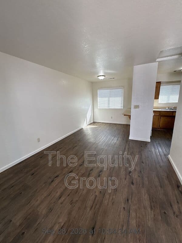 Tulare House: 107 West Sonora Avenue