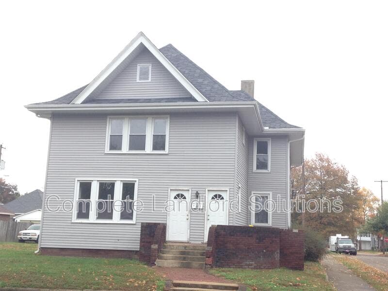 Terre Haute House: 832 S 17th