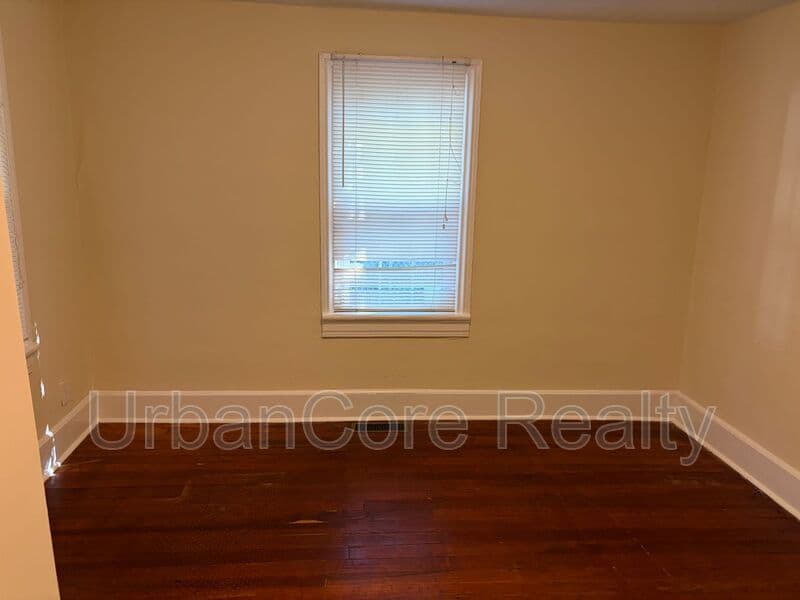 Richmond House: 1909 Farrand St