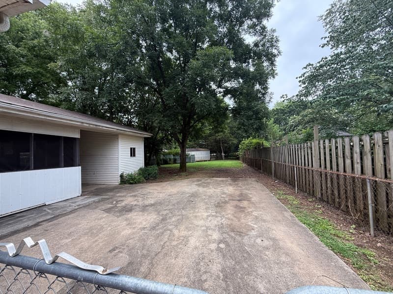 Huntsville House: 2503 Birchfield Street NW