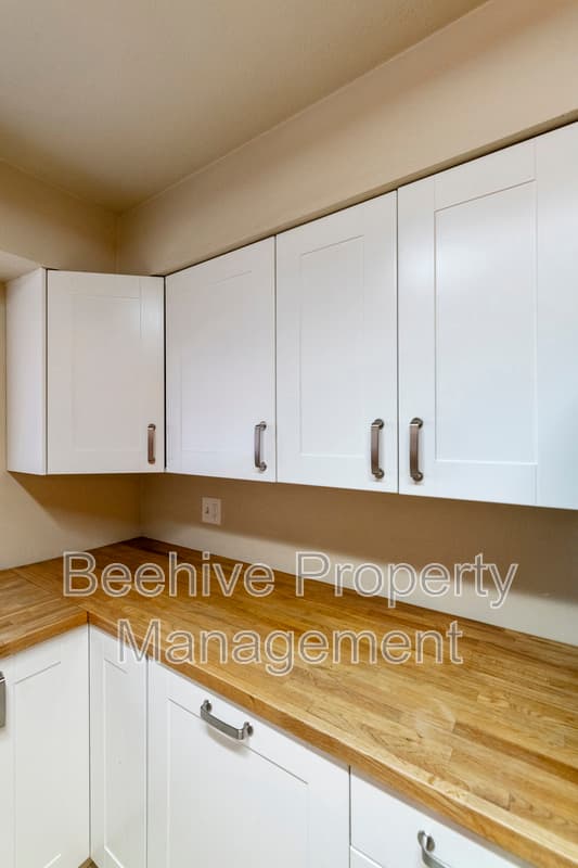Mesa House: 5328 E Decatur St