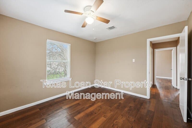 Houston House: 1107 Defender Street