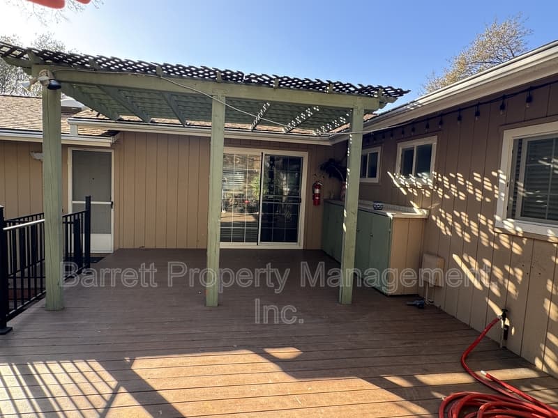 Penn Valley House: 14135 Lodgepole Drive