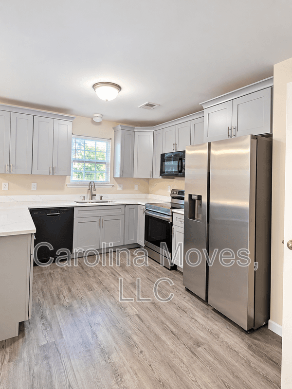 Taylors House: 302 Shellbark Drive