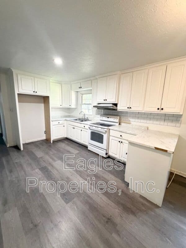 Goldsboro House: 103 Brock St