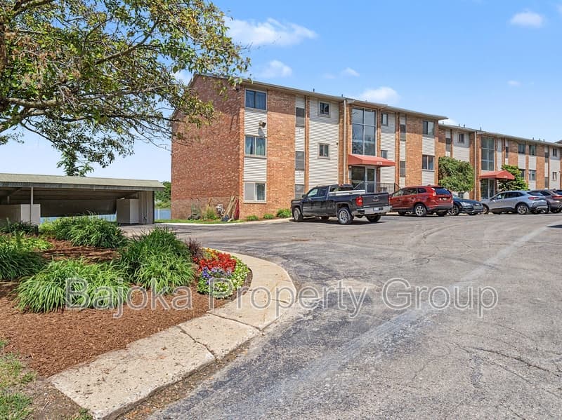 Bloomfield Hills Condo: 1974 Klingensmith Road