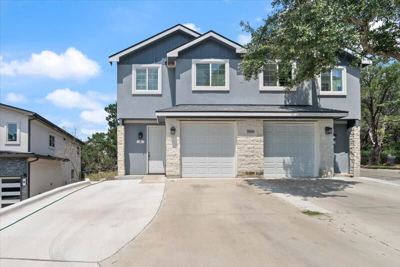 Lago Vista Condo: 5800 Club House Drive A