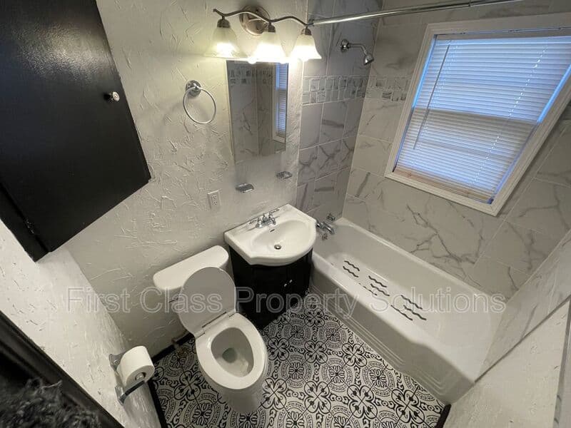 Bethany House: 6618 NW 31st St