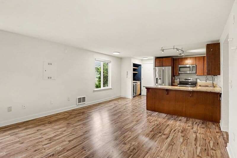 Seattle Condo: 1751 NW 58th St