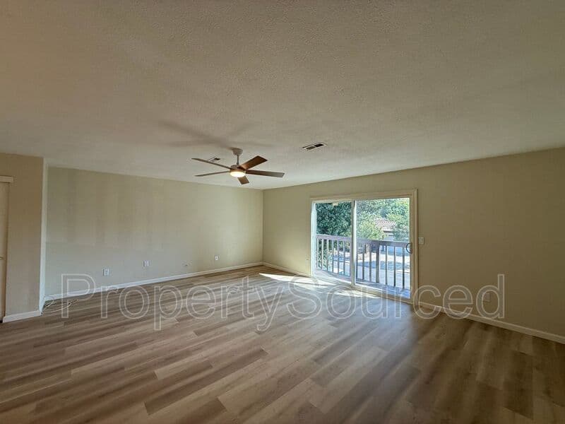Modesto House: 317 De Vega Ct