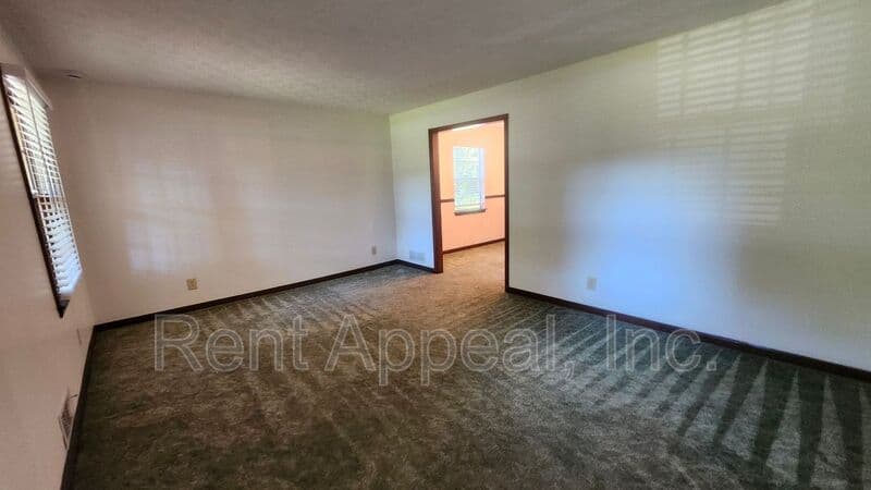 Lawrenceville House: 2023 Poplar Rdg