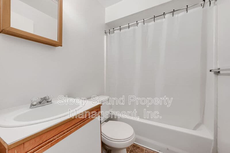 Portland Condo: 11055 SE Bush St