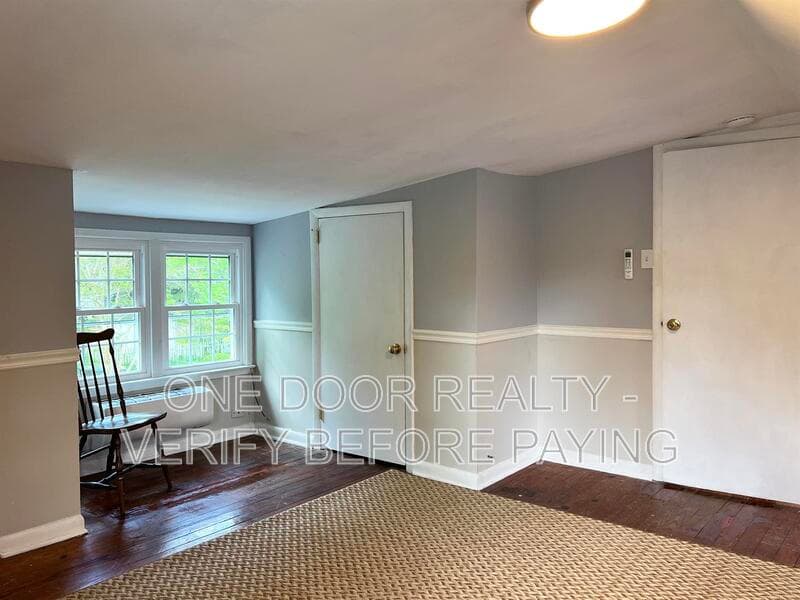 Williamsburg Condo: 224 B Virginia Avenue
