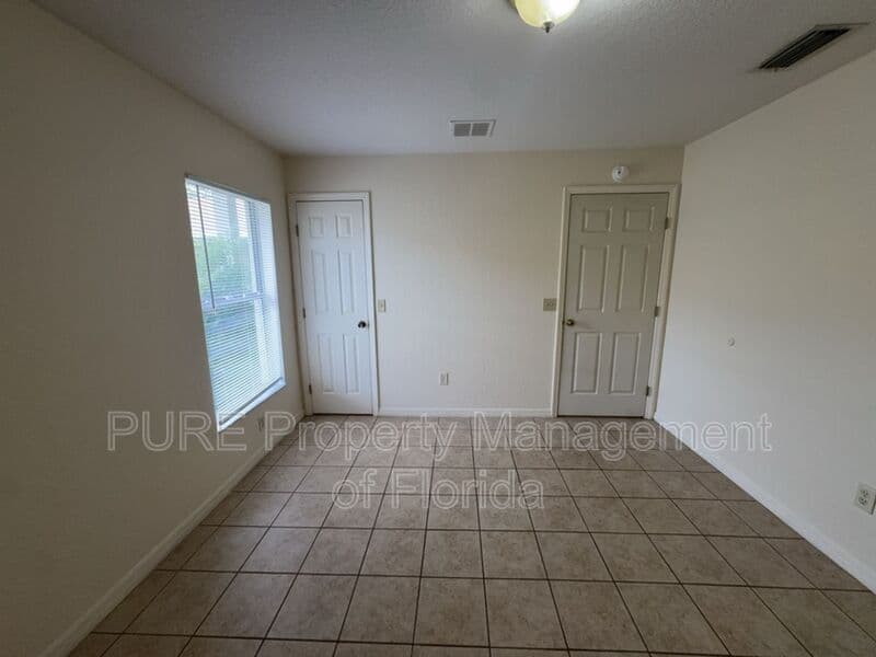 Ocala House: 7455 Midway Terrace