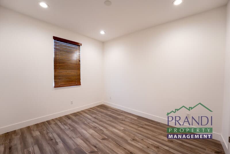 Novato Condo: 906 Rockview Rd