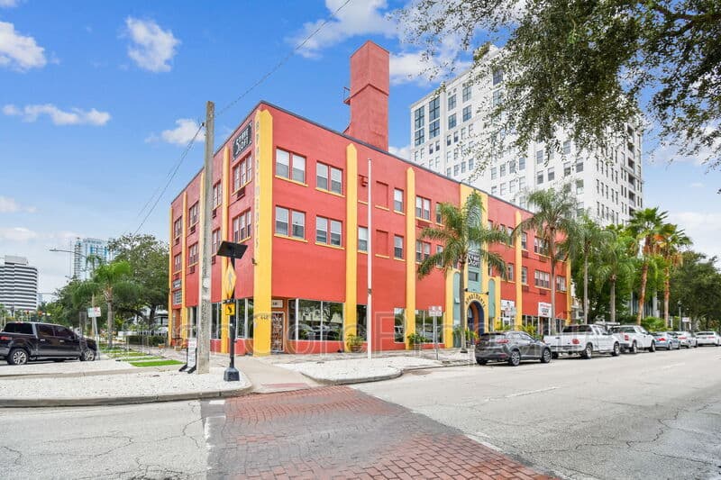 St. Petersburg Condo: 216 5th Ave N