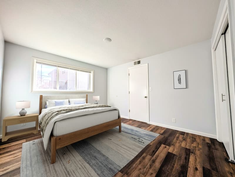 Pella Condo: 306 Central Drive - 3