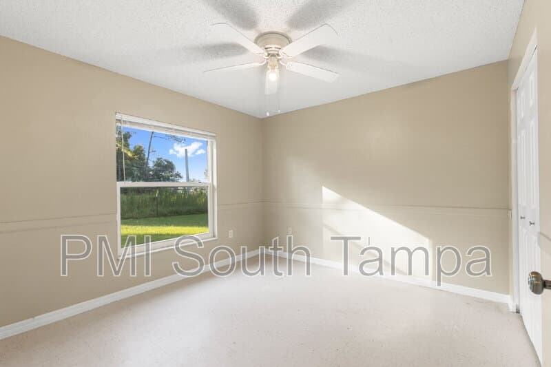Dade City House: 9926 U.S. 98