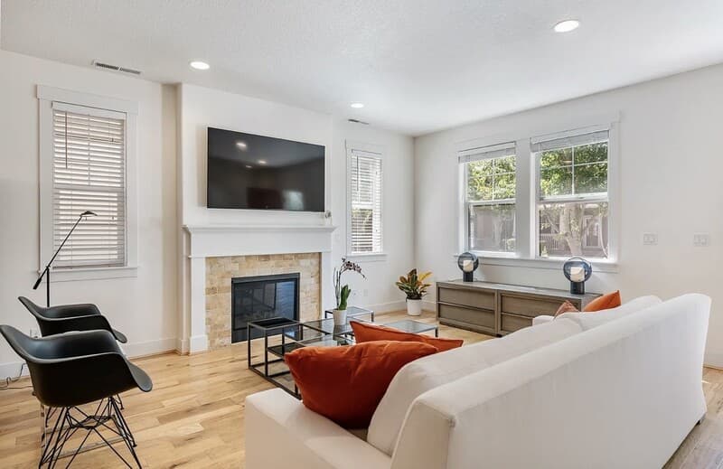 Beaverton House: 370 Southwest 204th Terrace
