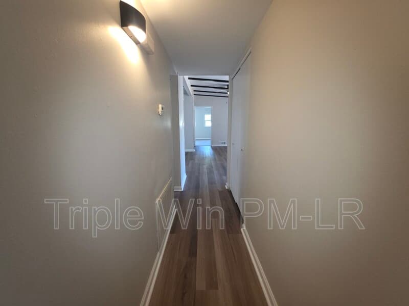 Jacksonville House: 1516 Gregory St