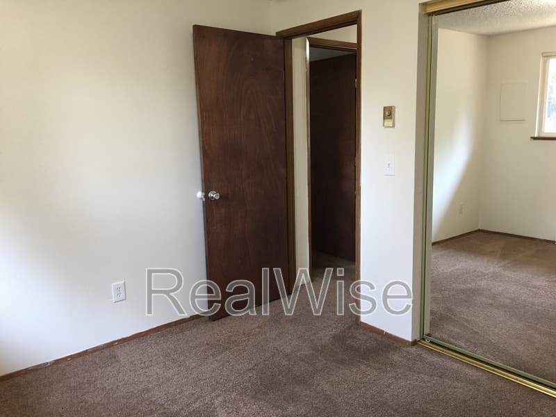 Gresham Condo: 17838 NE Multnomah Dr