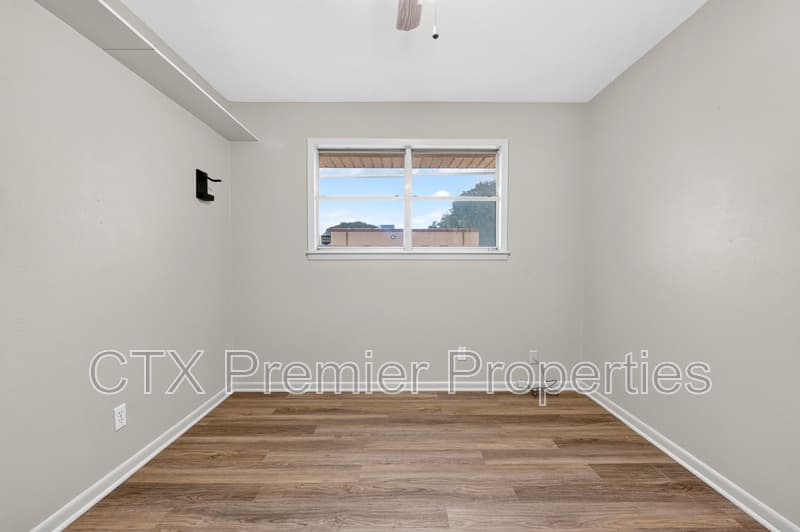 Temple House: 506 Arapaho Drive